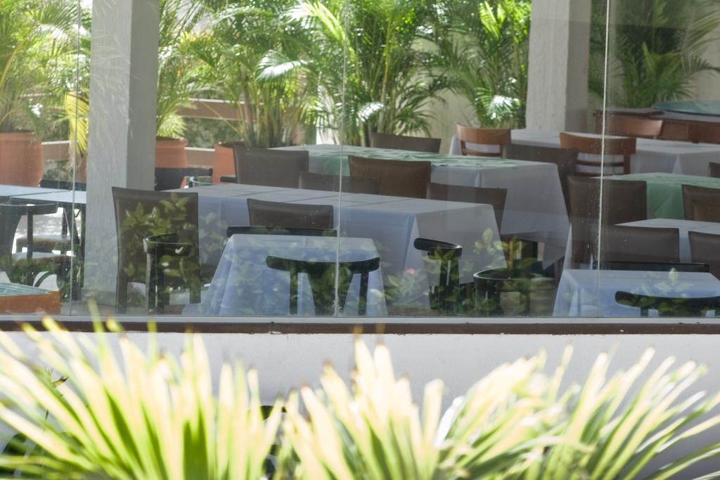 Oyo Hotel Arembepe Beach Hotel, Camacari ภายนอก รูปภาพ